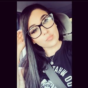 Meet your Posher, Beverly